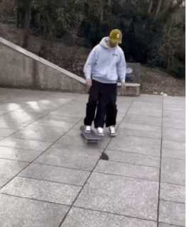 听说男人还有第三只脚?动图 此刻的保安是如此性福