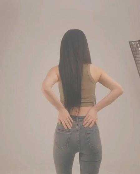 韩国啦啦队女神COS星刃女主:定妆照幕后视频公布