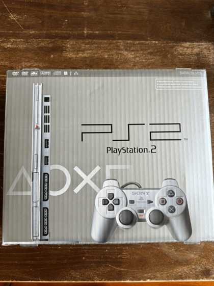 玩家在车库中发现未拆封银色PS2:最高值2800美元!